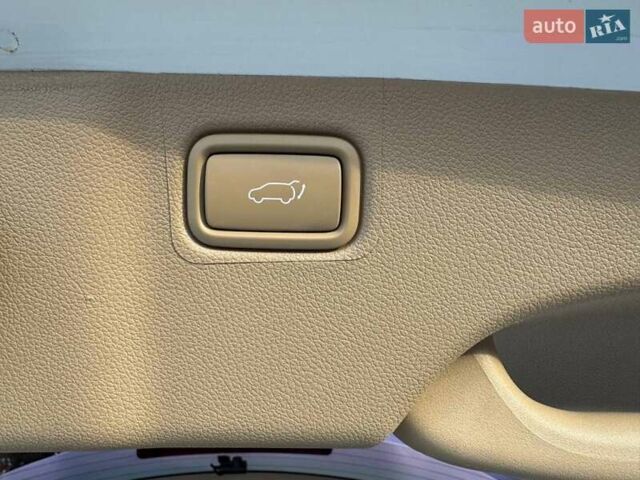 Белый Киа Карнивал, объемом двигателя 2.2 л и пробегом 140 тыс. км за 25900 $, фото 9 на Automoto.ua