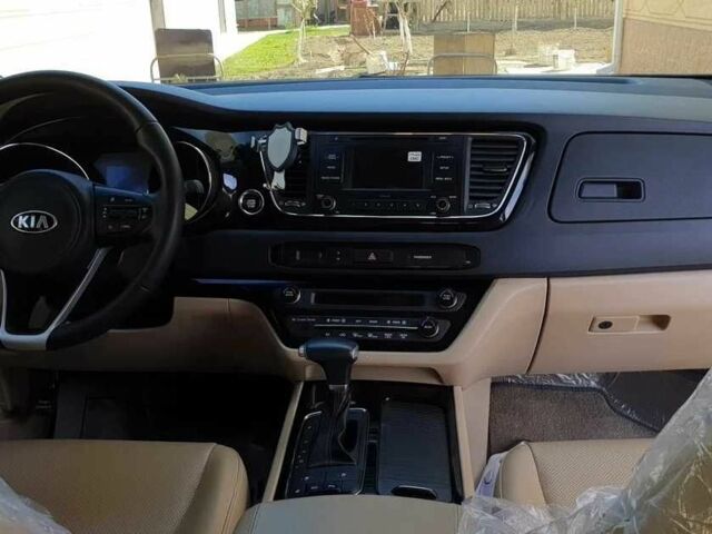 Білий Кіа Карнівал, об'ємом двигуна 2.2 л та пробігом 101 тис. км за 23000 $, фото 9 на Automoto.ua