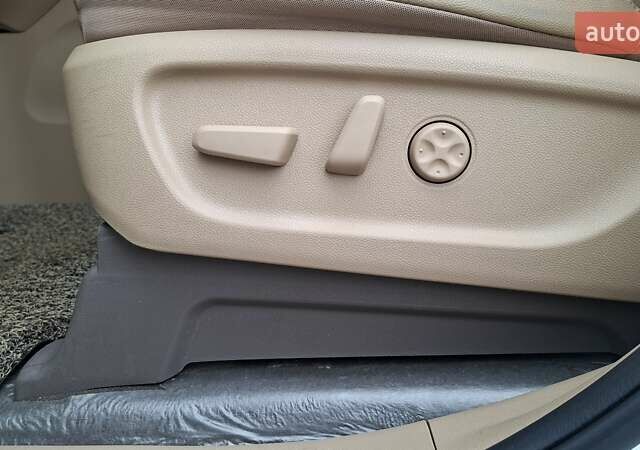 Белый Киа Карнивал, объемом двигателя 2.2 л и пробегом 134 тыс. км за 28800 $, фото 110 на Automoto.ua