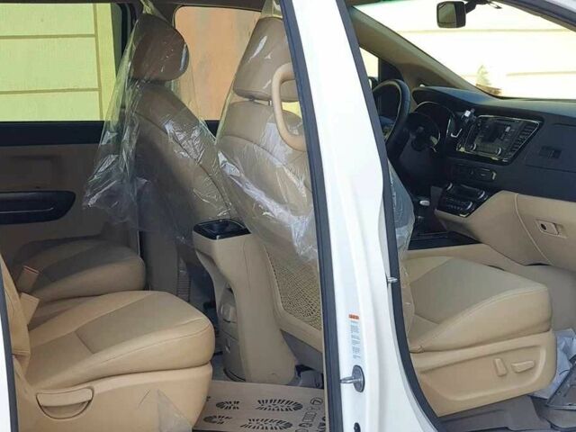 Киа Карнивал 2019 в Киеве на Automoto.ua Белый Киа Карнивал, объемом двигателя 2.2 л и пробегом 98 тыс. км за 18983 $, фото 8 на Automoto.ua