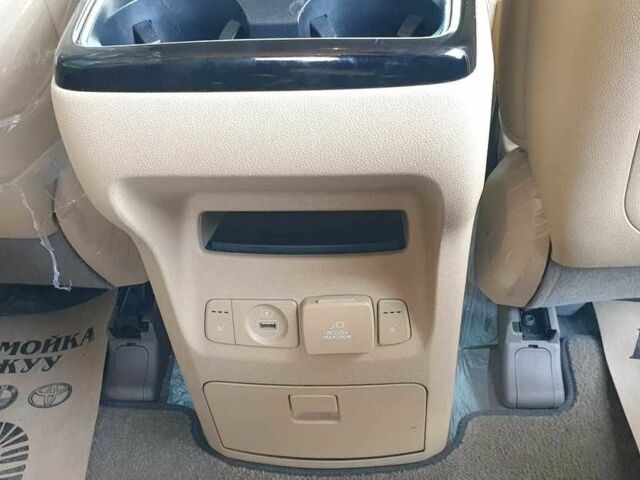 Білий Кіа Карнівал, об'ємом двигуна 2.2 л та пробігом 101 тис. км за 23000 $, фото 18 на Automoto.ua