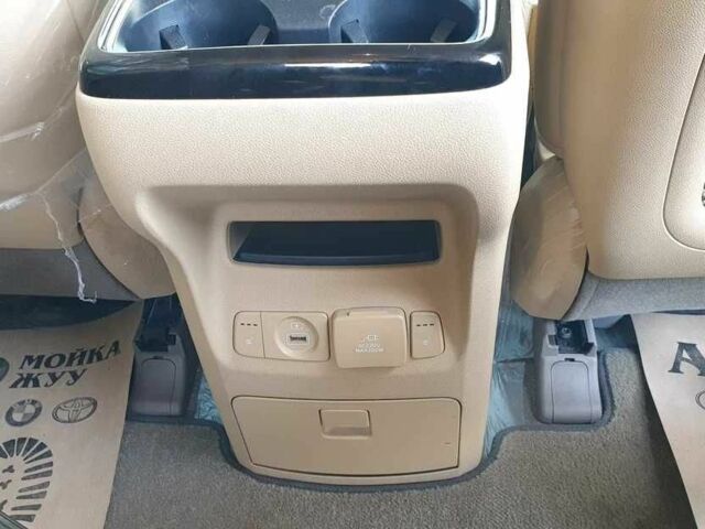 Белый Киа Карнивал, объемом двигателя 2.2 л и пробегом 102 тыс. км за 28900 $, фото 7 на Automoto.ua