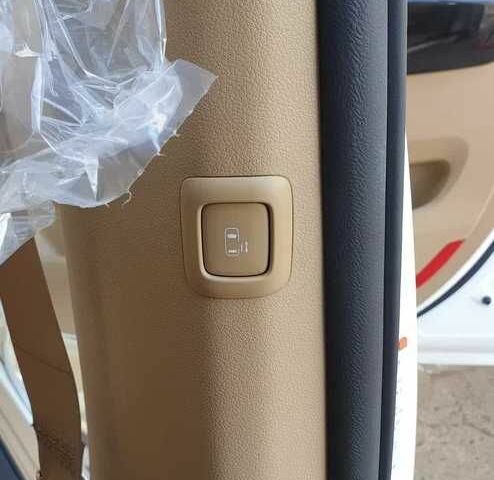 Білий Кіа Карнівал, об'ємом двигуна 2.2 л та пробігом 101 тис. км за 23000 $, фото 15 на Automoto.ua