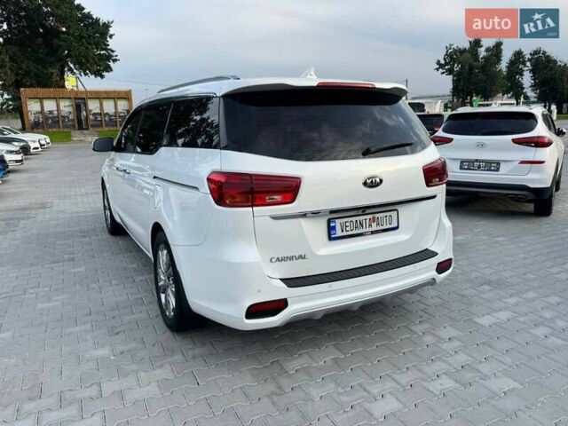 Киа Карнивал 2019 в Киеве на Automoto.ua Белый Киа Карнивал, объемом двигателя 2.2 л и пробегом 140 тыс. км за 25900 $, фото 5 на Automoto.ua