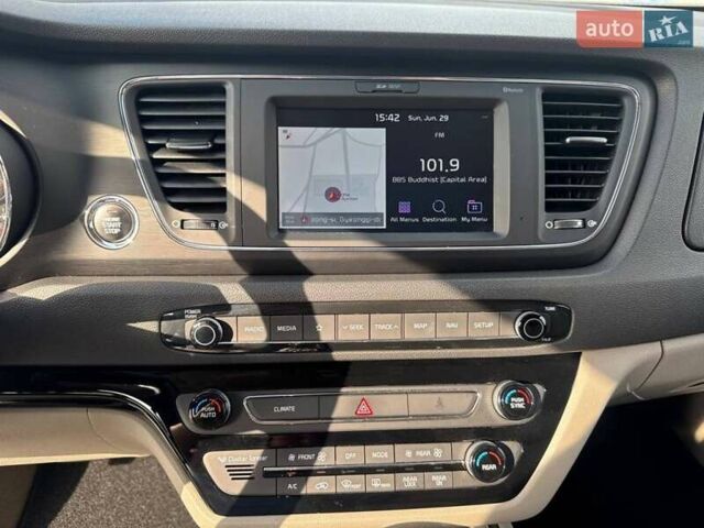 Киа Карнивал 2019 в Киеве на Automoto.ua Белый Киа Карнивал, объемом двигателя 2.2 л и пробегом 108 тыс. км за 28500 $, фото 15 на Automoto.ua