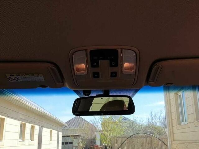 Білий Кіа Карнівал, об'ємом двигуна 2.2 л та пробігом 101 тис. км за 23000 $, фото 5 на Automoto.ua