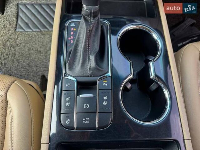 Белый Киа Карнивал, объемом двигателя 2.2 л и пробегом 140 тыс. км за 25900 $, фото 18 на Automoto.ua