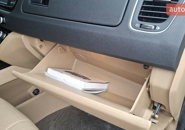 Белый Киа Карнивал, объемом двигателя 2.2 л и пробегом 134 тыс. км за 28800 $, фото 126 на Automoto.ua