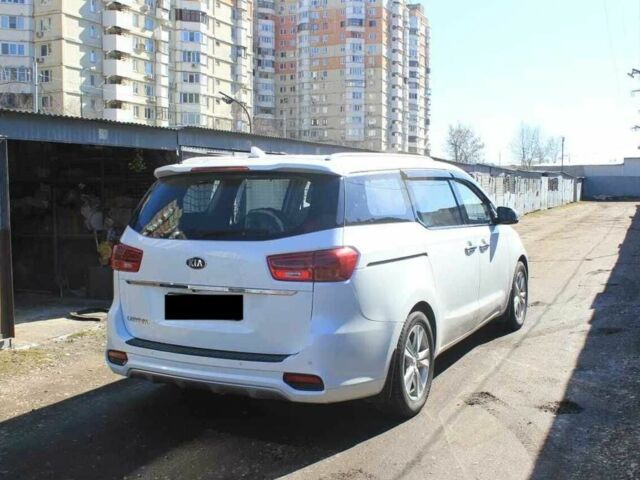 Белый Киа Карнивал, объемом двигателя 2.2 л и пробегом 143 тыс. км за 22000 $, фото 1 на Automoto.ua