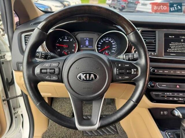 Киа Карнивал 2019 в Киеве на Automoto.ua Белый Киа Карнивал, объемом двигателя 2.2 л и пробегом 140 тыс. км за 25900 $, фото 11 на Automoto.ua