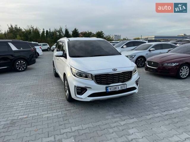 Киа Карнивал 2019 в Киеве на Automoto.ua Белый Киа Карнивал, объемом двигателя 2.2 л и пробегом 140 тыс. км за 25900 $, фото 3 на Automoto.ua