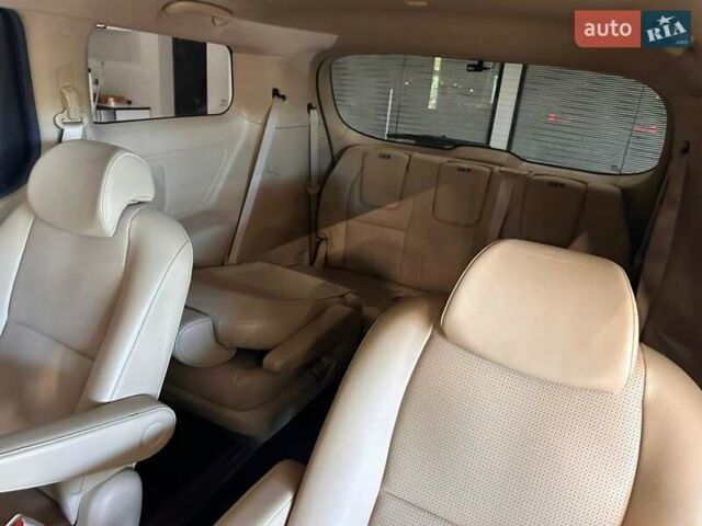 Білий Кіа Карнівал, об'ємом двигуна 2.2 л та пробігом 134 тис. км за 25900 $, фото 19 на Automoto.ua
