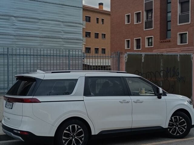 Белый Киа Карнивал, объемом двигателя 3.5 л и пробегом 177 тыс. км за 36000 $, фото 16 на Automoto.ua