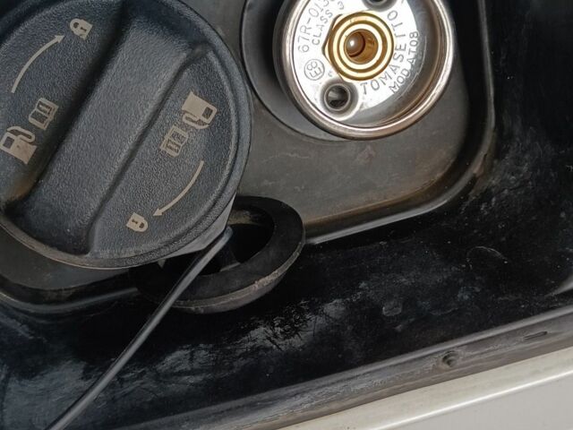 Белый Киа Карнивал, объемом двигателя 3.5 л и пробегом 177 тыс. км за 36000 $, фото 17 на Automoto.ua