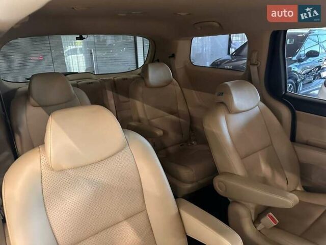 Білий Кіа Карнівал, об'ємом двигуна 2.2 л та пробігом 134 тис. км за 25900 $, фото 23 на Automoto.ua