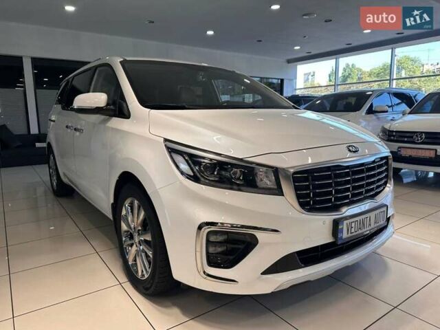 Білий Кіа Карнівал, об'ємом двигуна 2.2 л та пробігом 134 тис. км за 25900 $, фото 2 на Automoto.ua