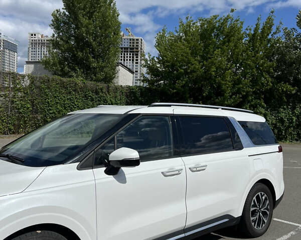 Белый Киа Карнивал, объемом двигателя 2.15 л и пробегом 95 тыс. км за 40800 $, фото 1 на Automoto.ua
