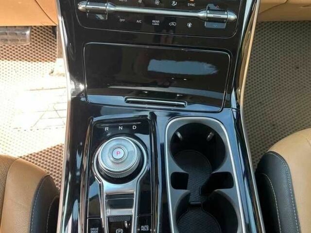 Белый Киа Карнивал, объемом двигателя 2.2 л и пробегом 67 тыс. км за 25000 $, фото 11 на Automoto.ua