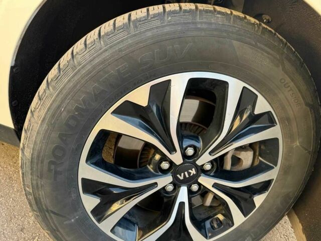 Белый Киа Карнивал, объемом двигателя 2.2 л и пробегом 39 тыс. км за 30000 $, фото 19 на Automoto.ua