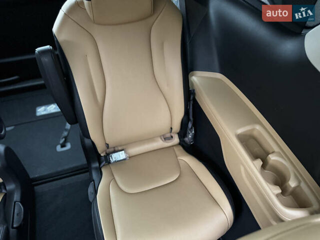 Белый Киа Карнивал, объемом двигателя 2.2 л и пробегом 23 тыс. км за 41900 $, фото 88 на Automoto.ua