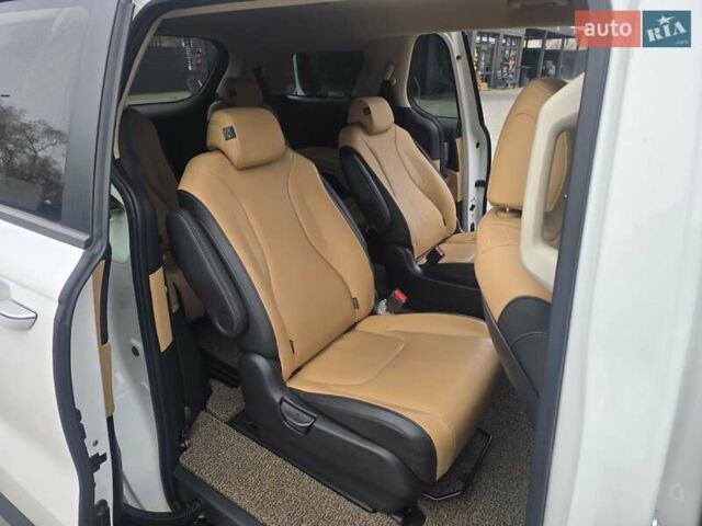 Білий Кіа Карнівал, об'ємом двигуна 2.15 л та пробігом 167 тис. км за 33000 $, фото 8 на Automoto.ua