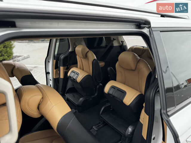 Белый Киа Карнивал, объемом двигателя 2.2 л и пробегом 23 тыс. км за 41900 $, фото 98 на Automoto.ua