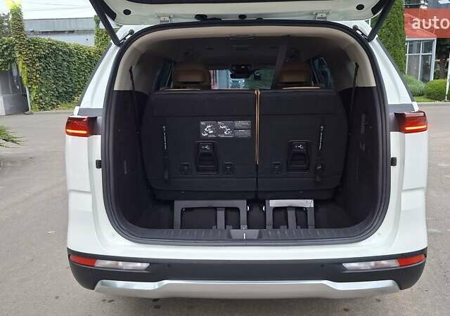 Білий Кіа Карнівал, об'ємом двигуна 2.2 л та пробігом 144 тис. км за 37800 $, фото 16 на Automoto.ua