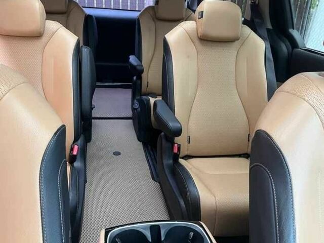 Белый Киа Карнивал, объемом двигателя 2.2 л и пробегом 67 тыс. км за 25000 $, фото 9 на Automoto.ua