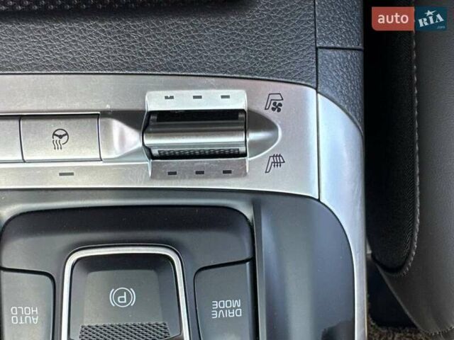 Белый Киа Карнивал, объемом двигателя 2.15 л и пробегом 42 тыс. км за 41900 $, фото 17 на Automoto.ua