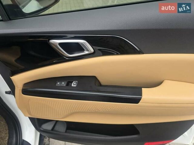Білий Кіа Карнівал, об'ємом двигуна 2.15 л та пробігом 167 тис. км за 33000 $, фото 5 на Automoto.ua