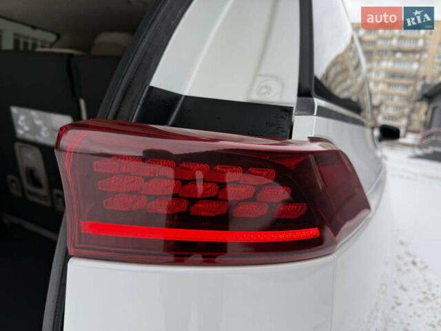 Белый Киа Карнивал, объемом двигателя 2.2 л и пробегом 12 тыс. км за 44500 $, фото 26 на Automoto.ua