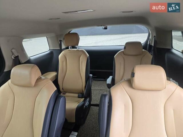 Білий Кіа Карнівал, об'ємом двигуна 2.15 л та пробігом 167 тис. км за 33000 $, фото 14 на Automoto.ua