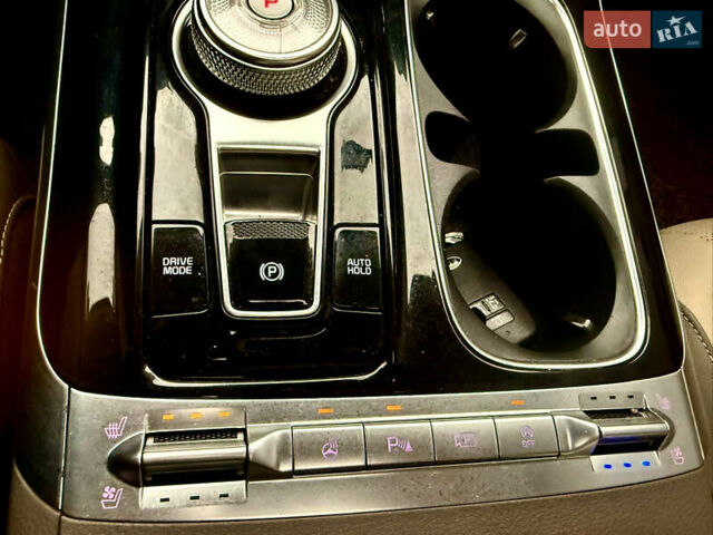 Белый Киа Карнивал, объемом двигателя 2.2 л и пробегом 85 тыс. км за 35500 $, фото 23 на Automoto.ua