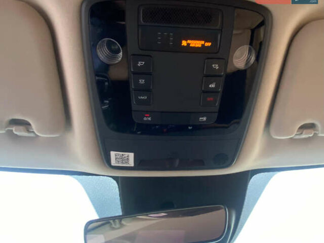 Білий Кіа Карнівал, об'ємом двигуна 2.2 л та пробігом 152 тис. км за 29950 $, фото 15 на Automoto.ua