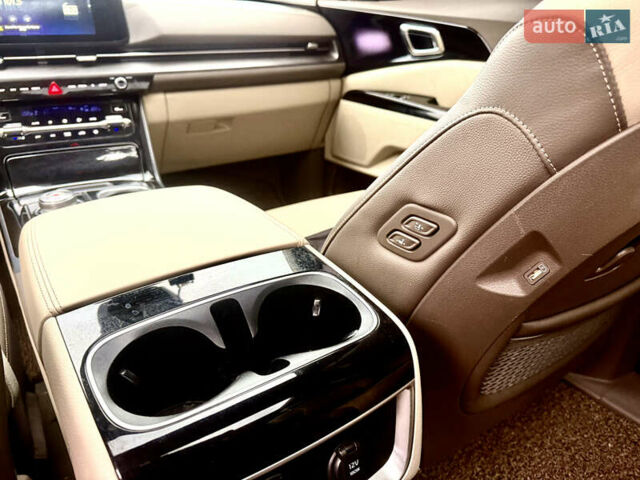 Белый Киа Карнивал, объемом двигателя 2.2 л и пробегом 85 тыс. км за 35500 $, фото 12 на Automoto.ua