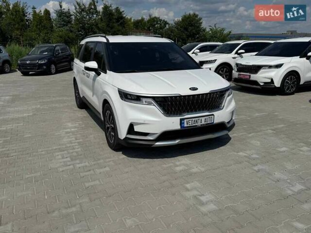 Белый Киа Карнивал, объемом двигателя 2.15 л и пробегом 42 тыс. км за 41900 $, фото 2 на Automoto.ua