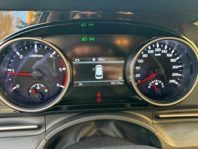 Белый Киа Карнивал, объемом двигателя 2.2 л и пробегом 39 тыс. км за 30000 $, фото 17 на Automoto.ua