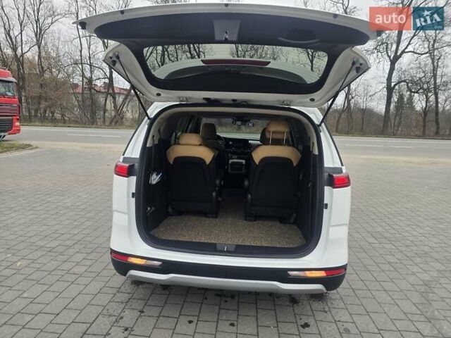Білий Кіа Карнівал, об'ємом двигуна 2.15 л та пробігом 167 тис. км за 33000 $, фото 22 на Automoto.ua