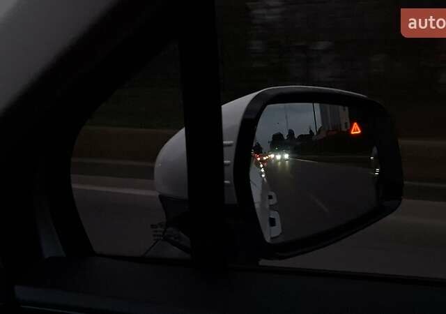 Білий Кіа Карнівал, об'ємом двигуна 2.2 л та пробігом 144 тис. км за 37800 $, фото 143 на Automoto.ua