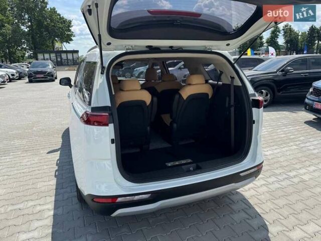 Белый Киа Карнивал, объемом двигателя 2.15 л и пробегом 42 тыс. км за 41900 $, фото 7 на Automoto.ua