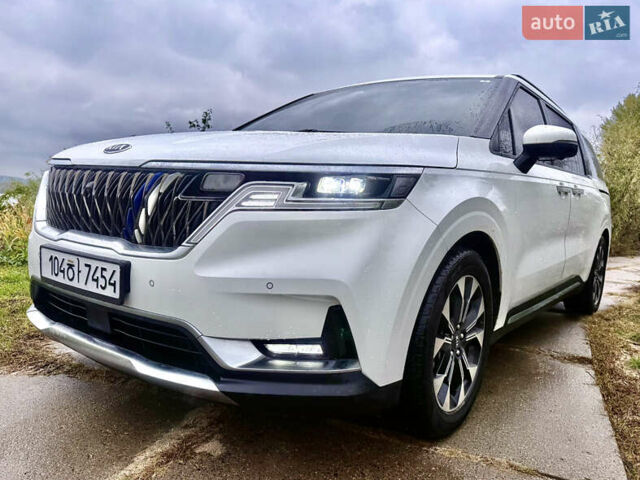 Белый Киа Карнивал, объемом двигателя 2.2 л и пробегом 85 тыс. км за 35500 $, фото 1 на Automoto.ua