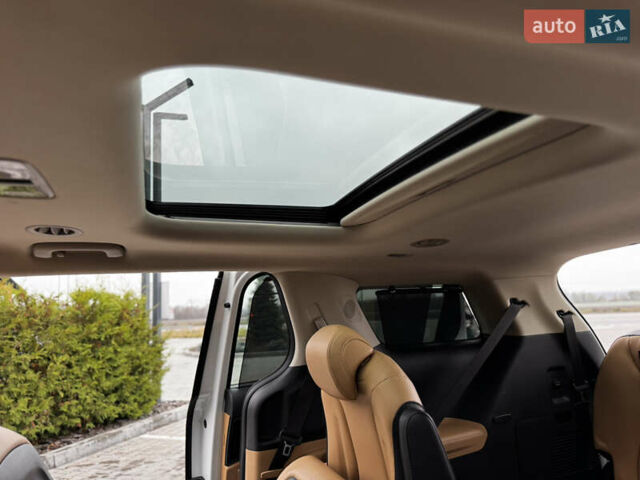 Белый Киа Карнивал, объемом двигателя 2.2 л и пробегом 23 тыс. км за 41900 $, фото 101 на Automoto.ua