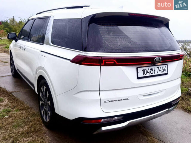 Белый Киа Карнивал, объемом двигателя 2.2 л и пробегом 85 тыс. км за 35500 $, фото 3 на Automoto.ua