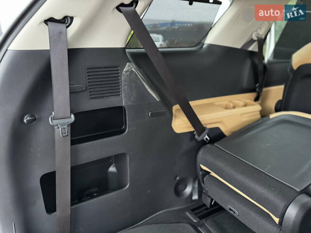 Белый Киа Карнивал, объемом двигателя 2.2 л и пробегом 23 тыс. км за 41900 $, фото 106 на Automoto.ua