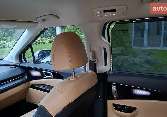 Белый Киа Карнивал, объемом двигателя 2.2 л и пробегом 144 тыс. км за 39700 $, фото 27 на Automoto.ua