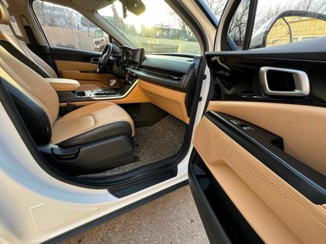 Белый Киа Карнивал, объемом двигателя 2.2 л и пробегом 39 тыс. км за 30000 $, фото 10 на Automoto.ua