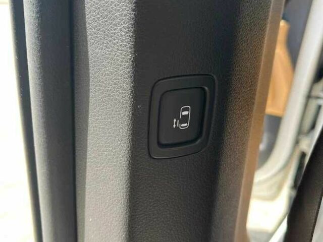 Белый Киа Карнивал, объемом двигателя 2.2 л и пробегом 67 тыс. км за 25000 $, фото 15 на Automoto.ua