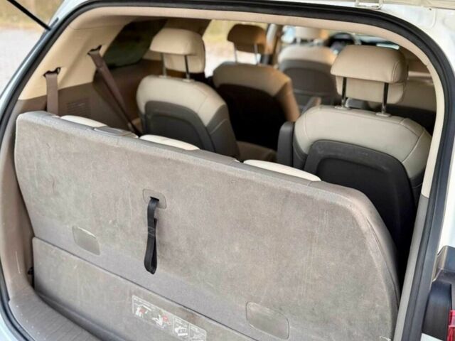 Білий Кіа Карнівал, об'ємом двигуна 2.2 л та пробігом 115 тис. км за 24199 $, фото 13 на Automoto.ua