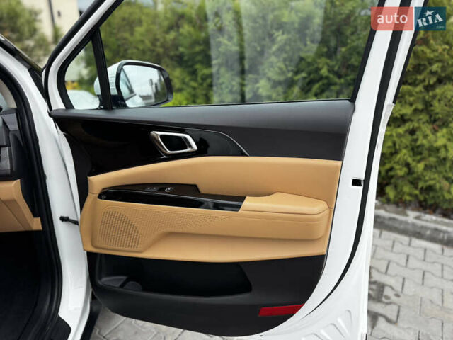 Белый Киа Карнивал, объемом двигателя 2.2 л и пробегом 23 тыс. км за 41900 $, фото 117 на Automoto.ua