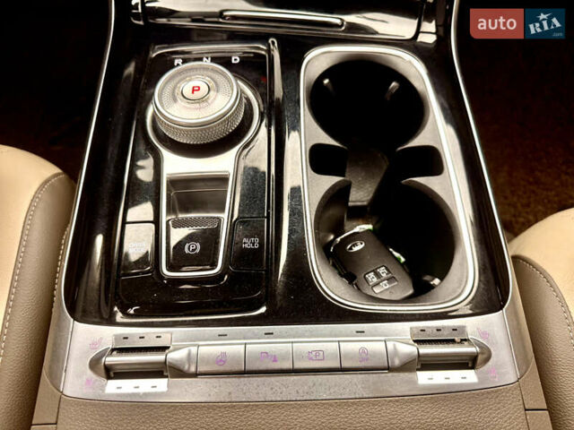 Белый Киа Карнивал, объемом двигателя 2.2 л и пробегом 85 тыс. км за 35500 $, фото 16 на Automoto.ua